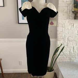 NEW with Tags Vintage 90s Nadine Black Velvet Dress Cream Bows, Modern Size XS/S